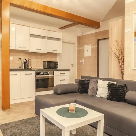 Wellness Studio! Finnish Sauna, Whirlpool, Gym & More! *