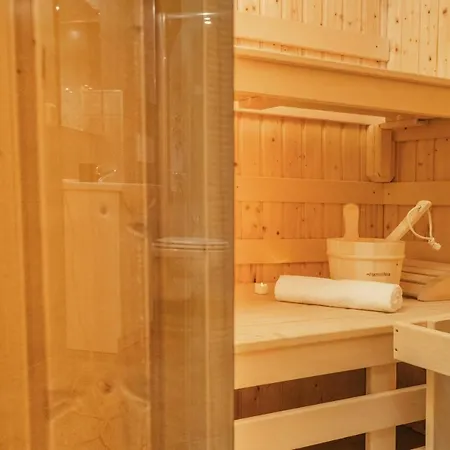 Wellness Studio! Finnish Sauna, Whirlpool, Gym & More!