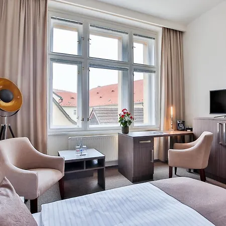Embassy By Lh Praha