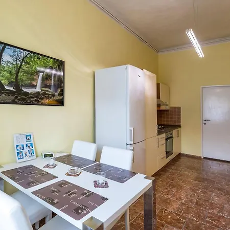 Exclusive Whirlpool Apartment *