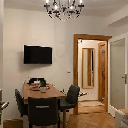 Apartment Anenska By Charles Bridge 1 *