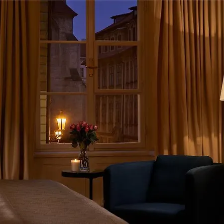 Mostecka 12 Hotel 3*