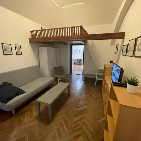 Jackie Apartment