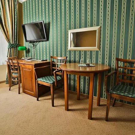Hotell U Schnellu Prag