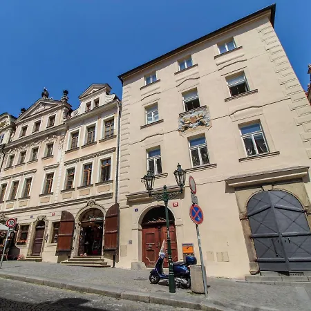 Daire Nerudova Prag