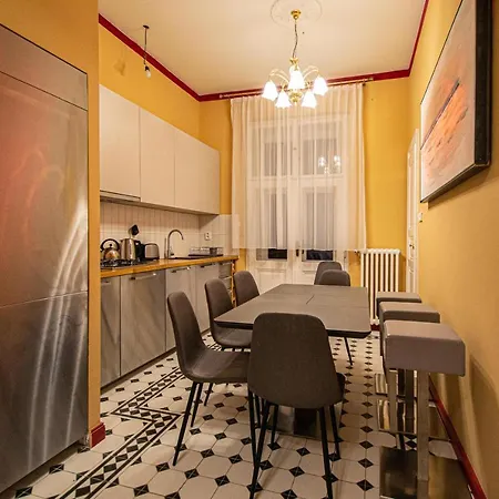 4 Bedrooms 130m2 At The Main Square