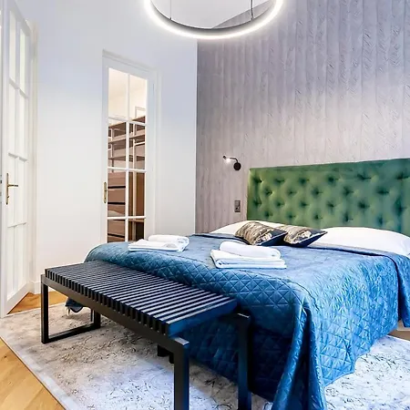 Luxury In The Centre Apartment *