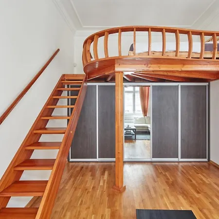 Apartment Days - Classy In The Old Town