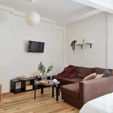 Cozy Studio In New Town By Days Apartment