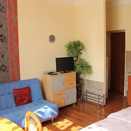 Julie Guest house 3*