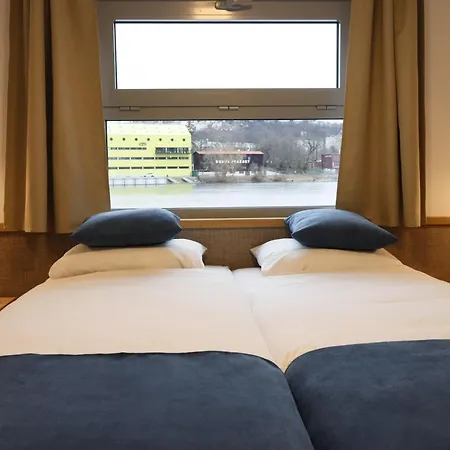 Botel Racek 3*