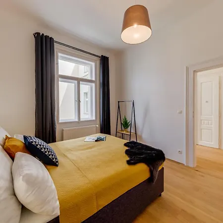 Kaizl Park Aparthotel *