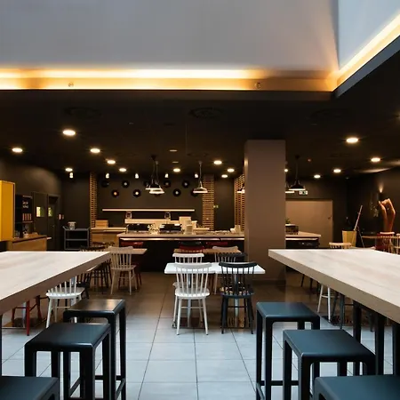 Ibis Old Town 3*
