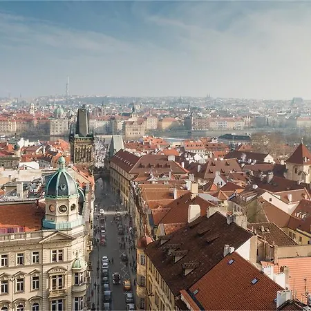 Mostecka 12 3* Prague