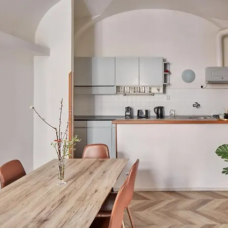 Cozy Flat In New Town By Days