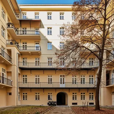 Cozy Flat In New Town By Days Apartment