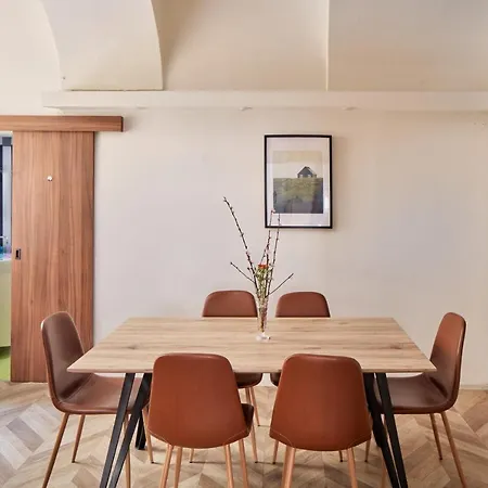 Cozy Flat In New Town By Days Prague