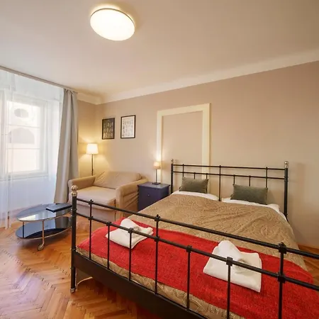 Old Town - Templova Apartment *