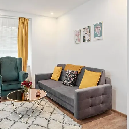 And Cozy Right At Tv Tower Apartment