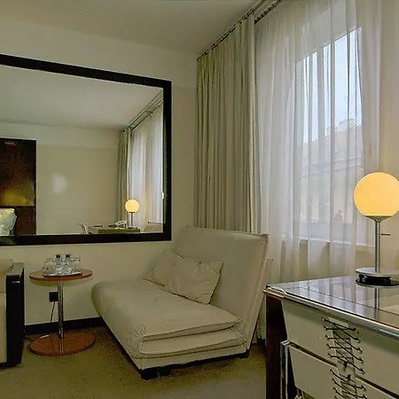 Maximilian 4* Prag