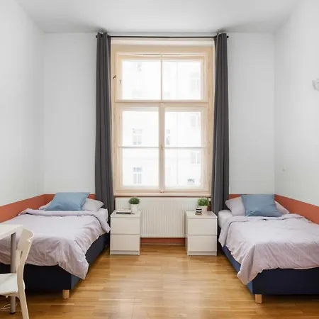 Letna Apartment *