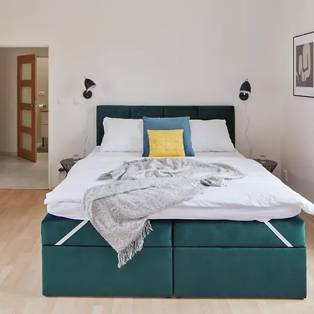Days - Old Town Square Apartment Prague