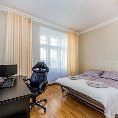 Apartmán Prostorný Třípokojový Apartmán U Nábřeží Vltavy Praha