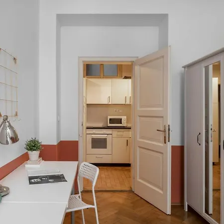 Letna Apartment *