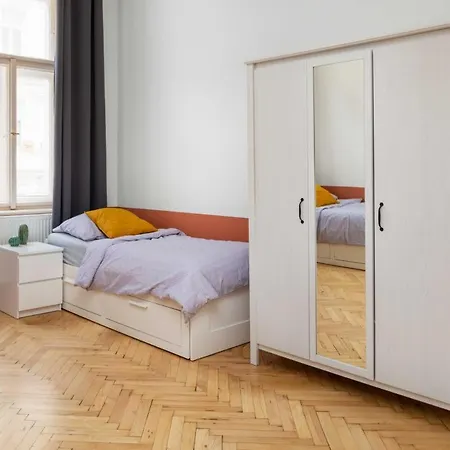 Letna Apartment *