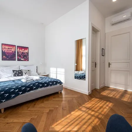 Apartrezidence Opletalova Aparthotel 4*