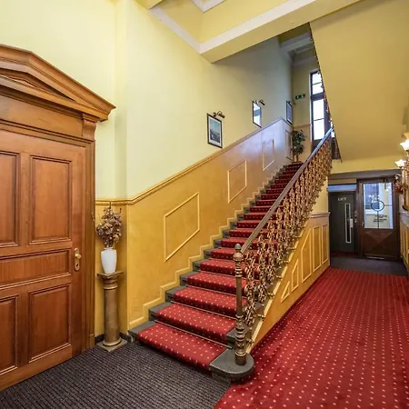 Old Hotel 3*