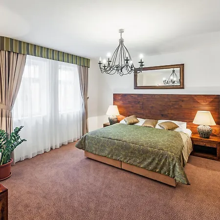 Agnes Hotel 4*