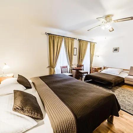 Hotel Archibald At The Charles Bridge Prag