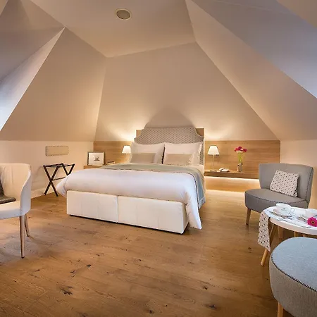 Hotel Design Neruda 4*