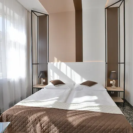 Máchova 3* Praga