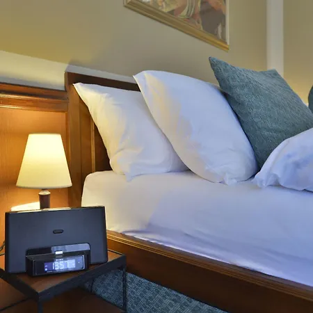 Hotel Hastal Old Town 4*