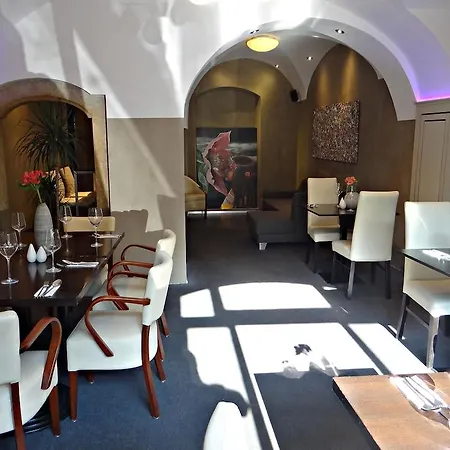 U Krize Hotel Prague