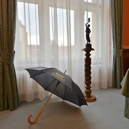 Hastal Old Town 4*