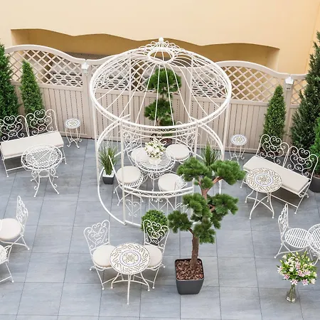 Hastal Old Town Ξενοδοχείο 4*