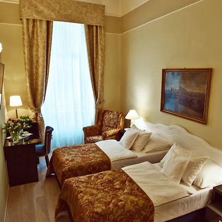 Hotel Julian 4*