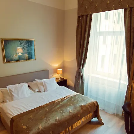 جوليان 4*