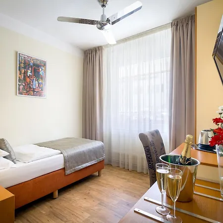 Aida 4* Prága