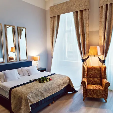 Hotel Julian 4*