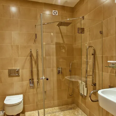 Hotel Julian 4*