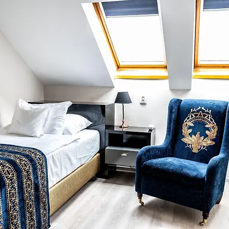 Julian Hotel 4*