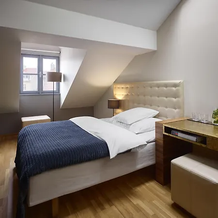 Hotel The Icon & Lounge 4*