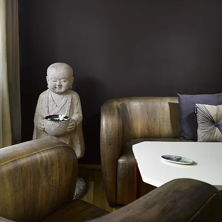 The Icon & Lounge 4*