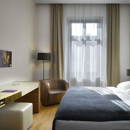 The Icon & Lounge Hotel 4*
