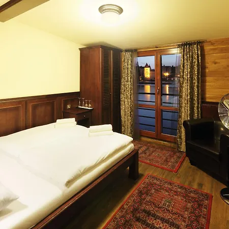 Boat Matylda Botel 4*