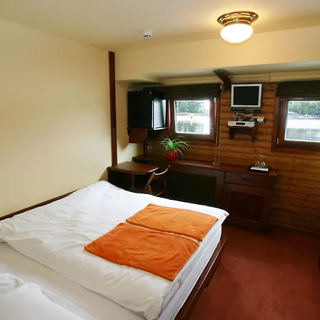 Boat Matylda 4*